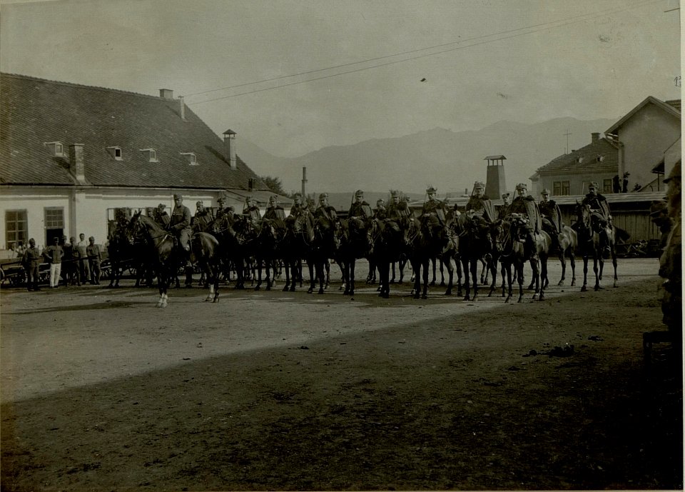 Kavalleri Stabszug des X.Armee-Kommandos. (BildID 15481114)