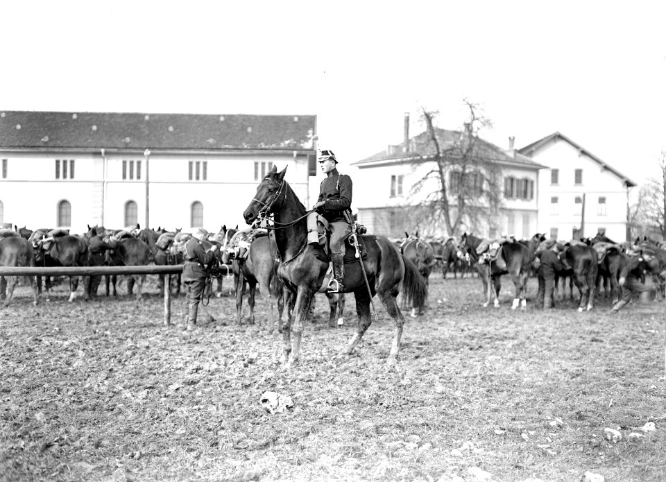 Kavallerie Mitrailleur Kompanie beim Kantonnement - CH-BAR - 3238209