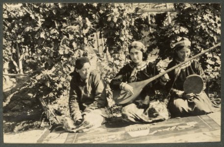 Kashgari Musicians photo
