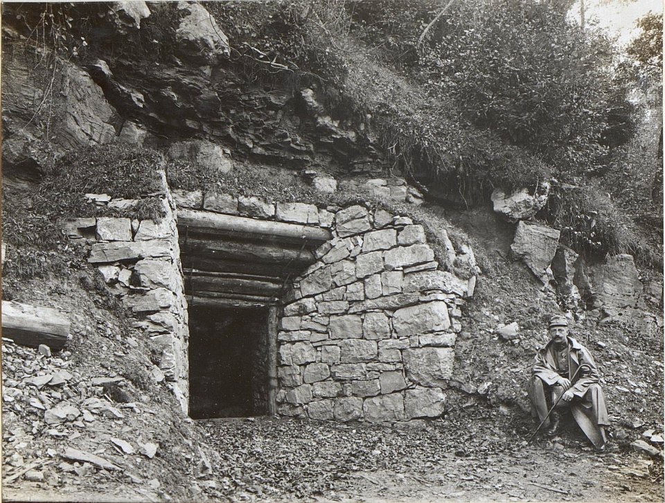 Kavernenstellung bei Tolmein (BildID 15597455)