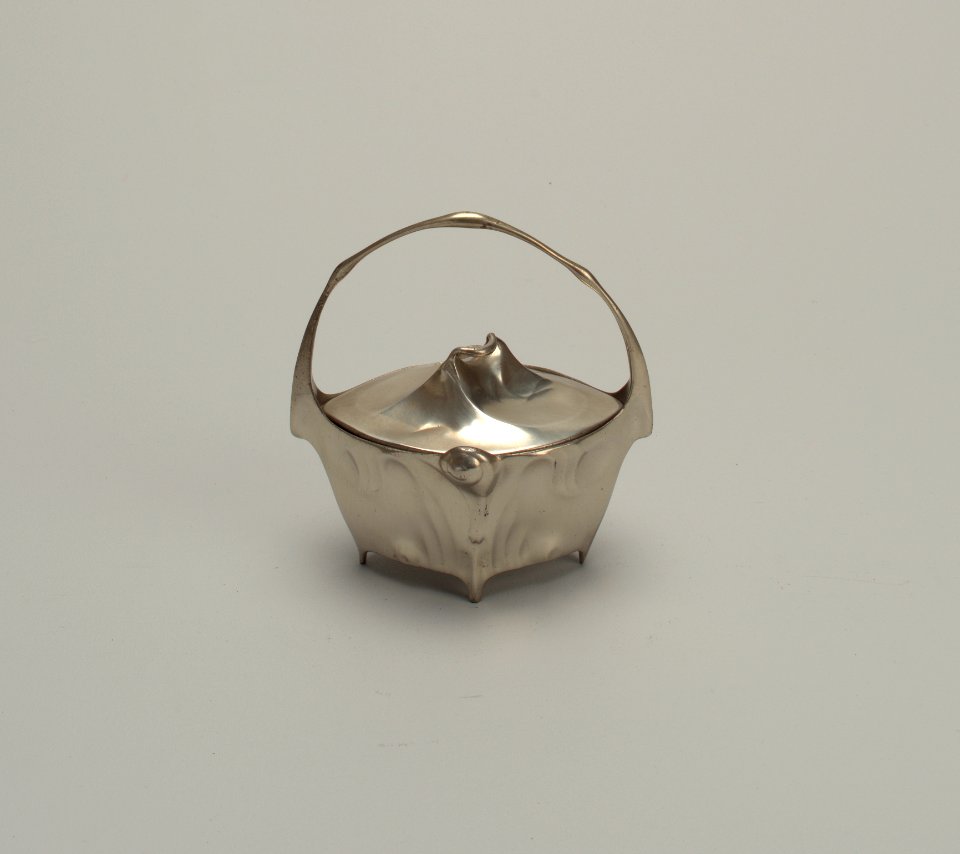 Kayserzinn Biscuit Box, 1902–04 (CH 52027717-2)