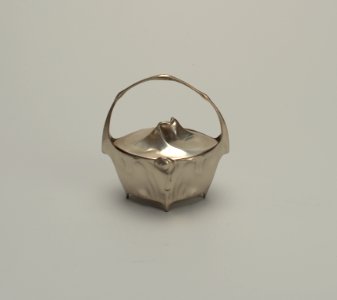 Kayserzinn Biscuit Box, 1902–04 (CH 52027717-2)