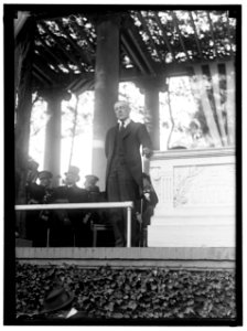 KEARNEY, PHILIP. MAJ., U.S.A. STATUE OF KEARNEY IN ARLINGTON, DEDICATED IN 1914. WILSON SPEAKING LCCN2016865951