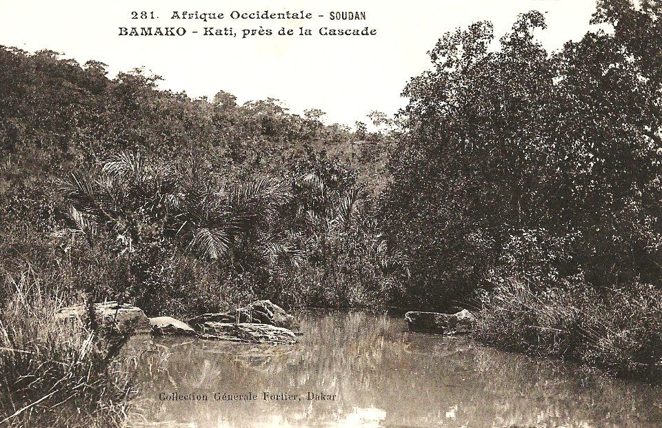 Kati, près de la cascade (AOF)