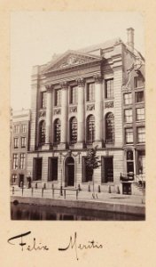 Keizersgracht 322-326 (v.r.n.l.) met op nummer 324 verenigingsgebouw Felix Meritis. Half-stereofoto