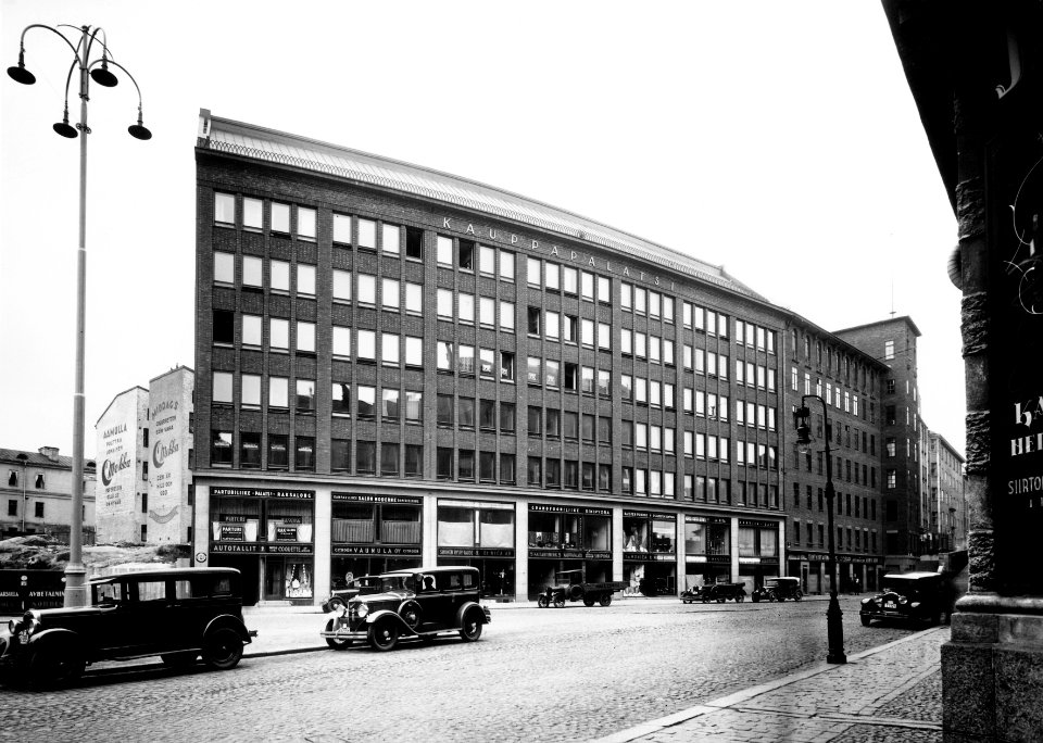 Kauppapalatsi, Kaisaniemenkatu 7, takana Kaisaniemenkatu 5 - N25334 (hkm.HKMS000005-km00465i)