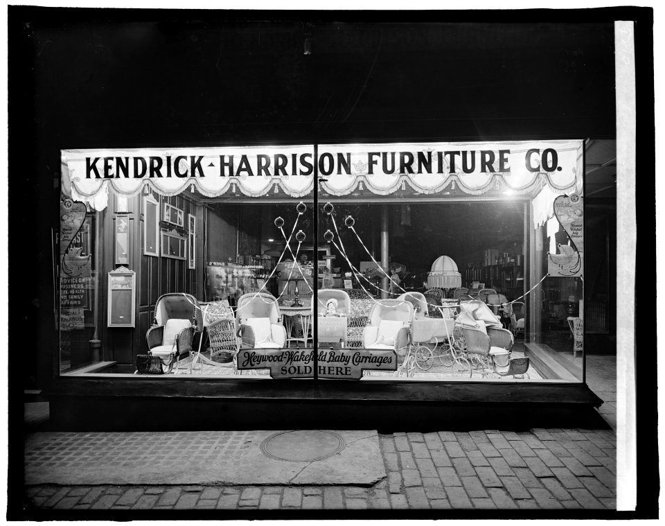 Kendrick Harrison Furn. Co. window LCCN2016824313