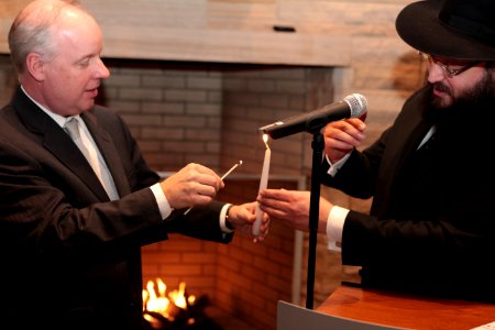 Kent Logsdon, Chargé d'Affaires of the U.S. Embassy in Berlin invited 80 guests to the US embassy in Pariser Platz for the Hanukkah reception (31783992042)
