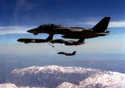 KC-135R Stratotanker refuels F-14A Tomcats of VF-41 and VF-84 during Operation Provide Comfort on 28 April 1991 (6475591)