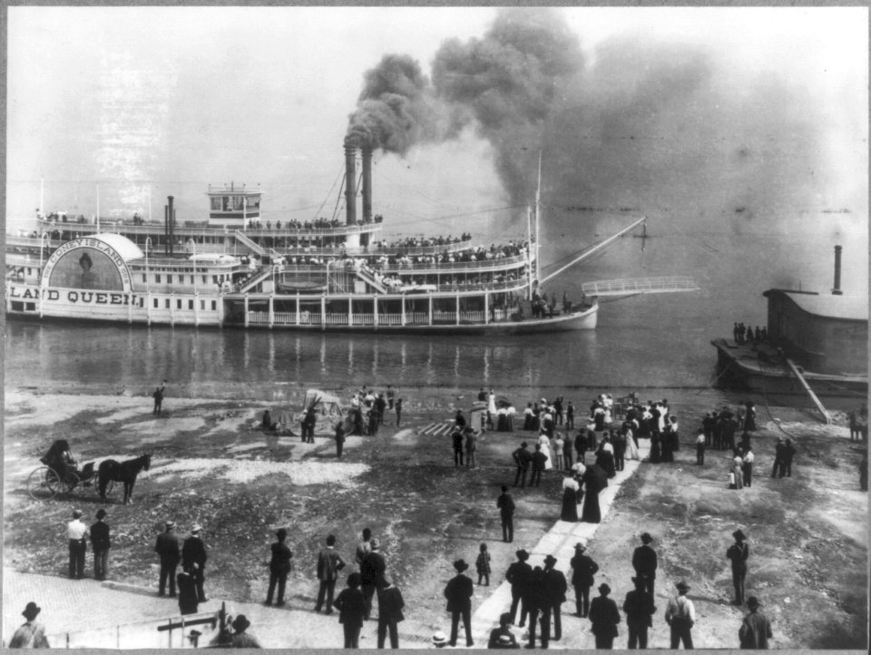 Kentucky. Louisville, Island Queen excursion steamer LCCN2013646143