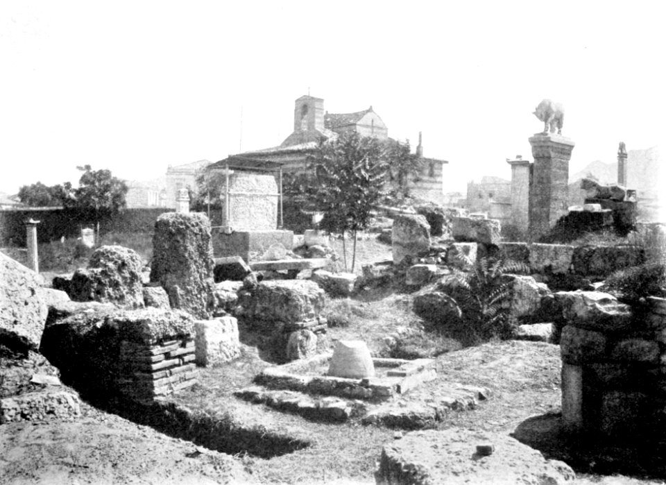 Kerameikos Bildnische und Eschara der Hekate (Der Friedhof am Eridanos, Abb. 19)