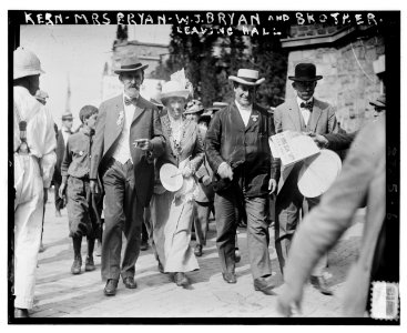 Kern, Mrs. Bryan, W.J. Bryan, and brother leaving hall LCCN2014693257
