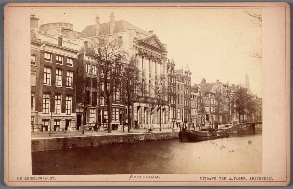 Keizersgracht gezien naar de Westermarkt, met links op nummer 324 Felix Meritis