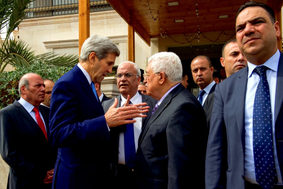 Kerry With President Abbas 02