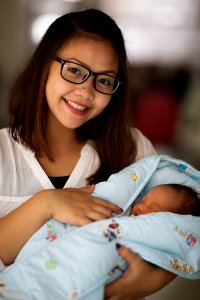 Kelahiran Bayi yang Sehat Menjadi Harapan Semua Ibu (38466015315) photo
