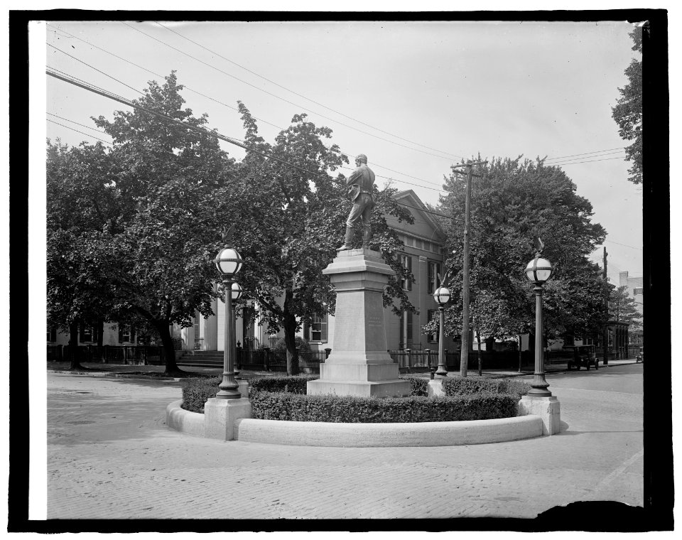Keefer, Confederate Statue & Dr. McG(...) House LCCN2016826169