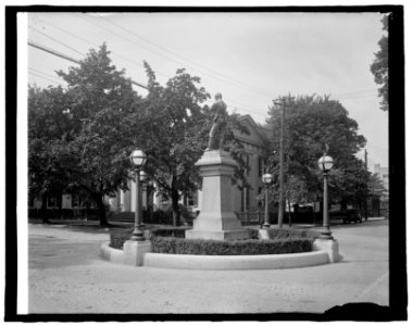 Keefer, Confederate Statue & Dr. McG(...) House LCCN2016826169