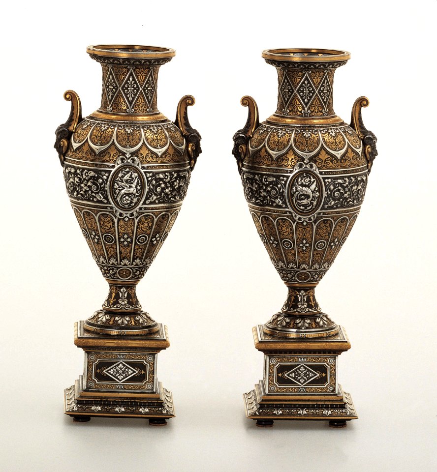 Khalili Collection Spanish Damascened Metalwork ZUL094B