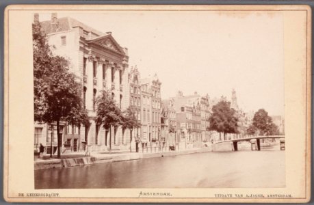 Keizersgracht gezien naar de Westermarkt, met links op nummer 324 Felix Meritis. Keizersgracht 316 wordt verbouwd-001