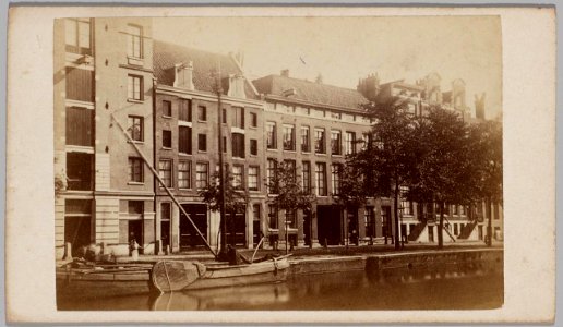 Keizersgracht met links het pakhuis Java van de Nederlandsche Handelmaatschappij