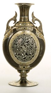 Khalili Collection Spanish Damascened Metalwork ZUL092