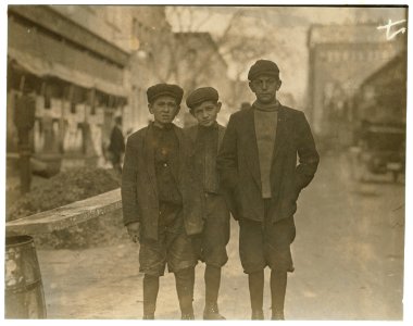Kibbe's Candy Factory. Isaac Futterman, 15 years, 108 Sharon St. Jacob Futterman, 16 years, 108 Sharon St. Wm. Cohan, 16 years, 102 Washburn St. Cocoanut Shavers at Kibbe's. The Futterman LOC nclc.04606