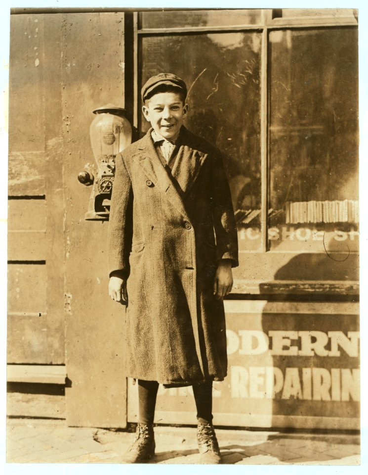 Kibbe's Candy Factory. Ryme Sylvester 15 years, 68 Clinton St. Runs chocolate spreader. Earns $ 4.00. Been at it one year. LOC nclc.04609