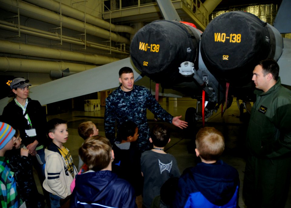 Kids deployment 120404-N-ZK021-001