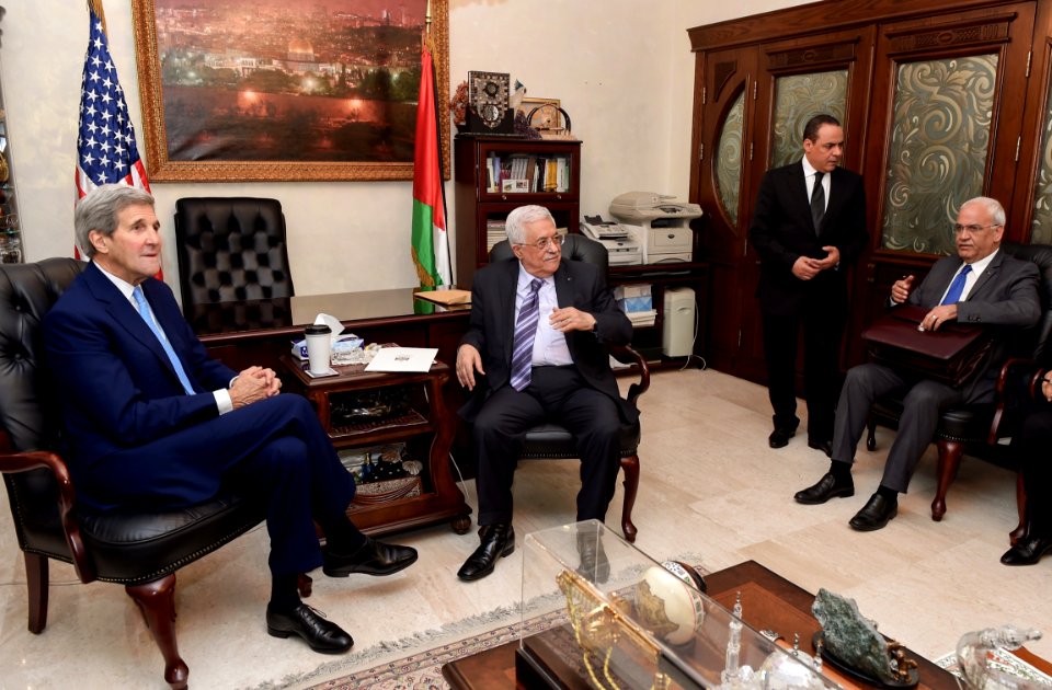 Kerry With President Abbas 01