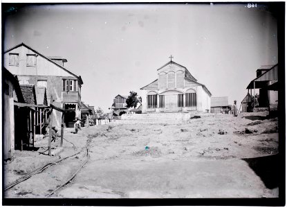 Kerk in armoedige wijk, in Jacmel op Haïti