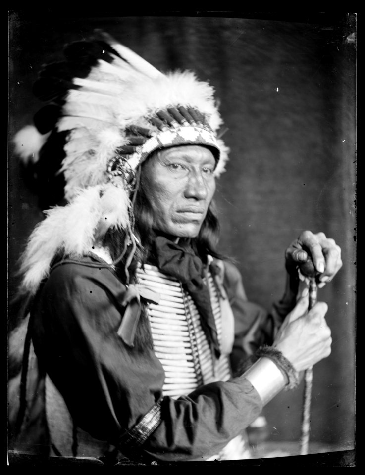 Kills Close to the Lodge, a Sioux Indian from Buffalo Bill's Wild West Show LCCN2006679566