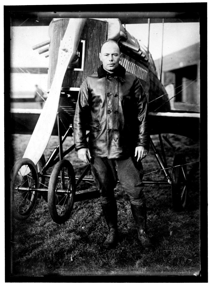 KILNER, WALTER G., LT. U.S.A. AVIATOR LCCN2016866743