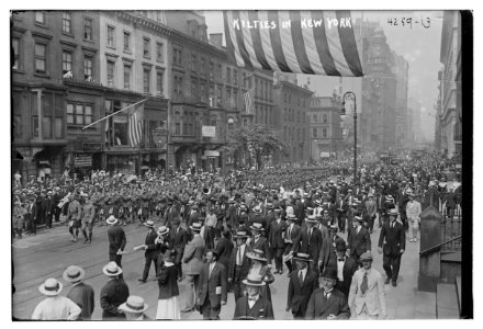 Kilties in New York LCCN2014705009