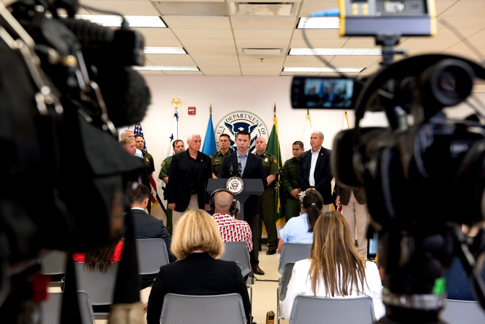 Kevin K. McAleenan & Vice President Mike Pence (48300348257)
