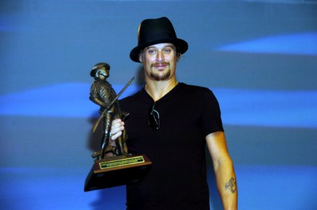 Kid Rock 081009-A-3715G-328 (2932125100)