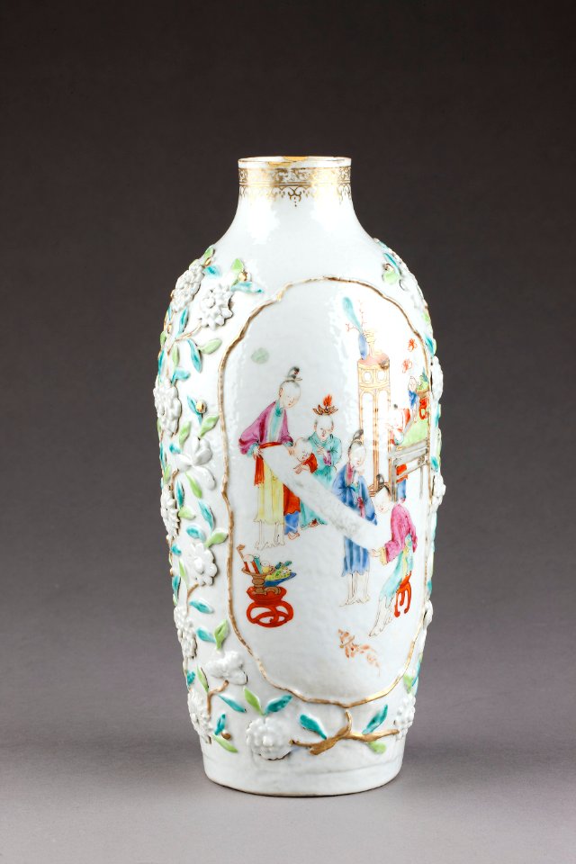 Kinesisk porslinvas från 1735-1795 - Hallwylska museet - 95866