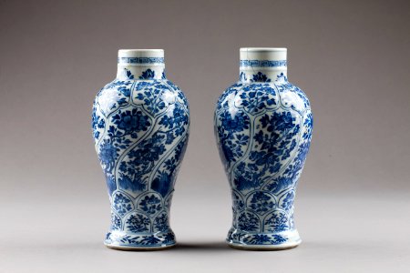 Kinesiska porslinsvaser från Qingdynastin - Hallwylska museet - 108725 photo