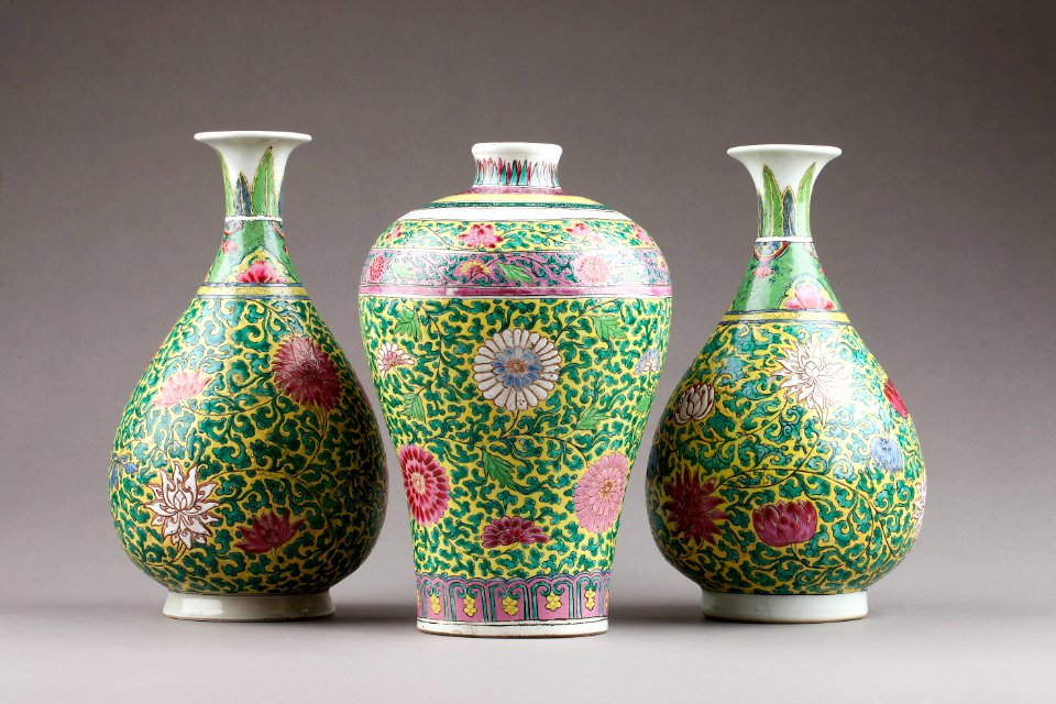 Kinesiska vaser från 1800-talet med lotusblommor - Hallwylska museet - 95841