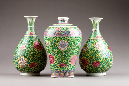 Kinesiska vaser från 1800-talet med lotusblommor - Hallwylska museet - 95841 photo