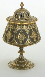Khalili Collection Spanish Damascened Metalwork ZUL097