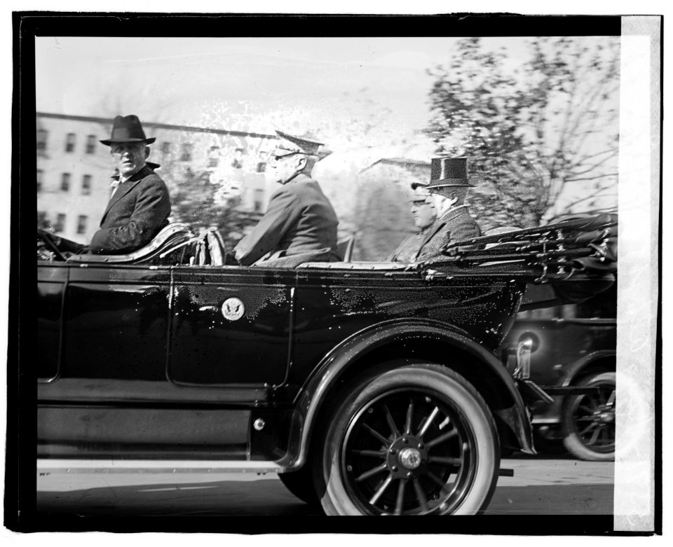 King Albert & Secty. Lansing LCCN2016819806