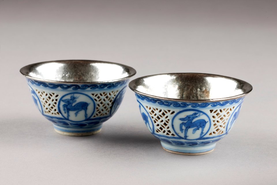 Kinesiska mingkoppar med innerskålar av silver, från 1650 eller tidigare - Hallwylska museet - 95627