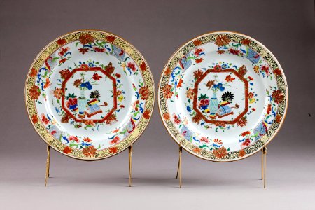 Kinesiska porslins tallrikar från 1735-1795 Qianlong, Qing-dynastin - Hallwylska museet - 95692