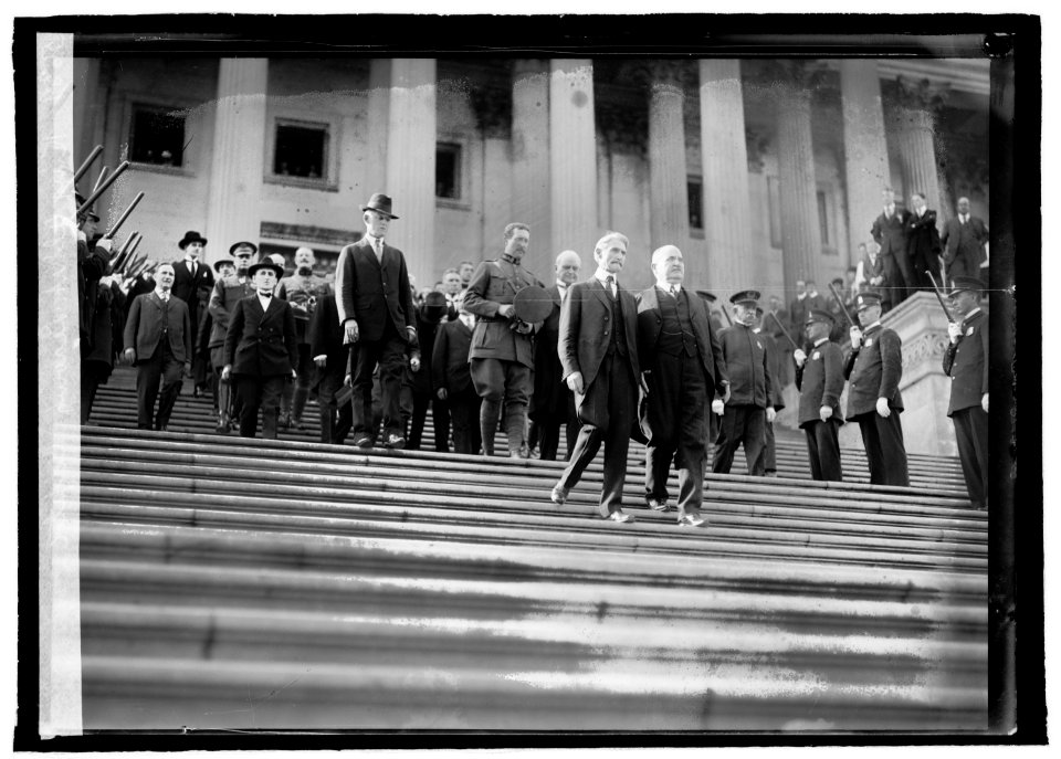 King Albert leaving Capitol LCCN2016822014