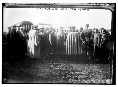 King Ferdinand visits Turk prisoners LCCN2014691544