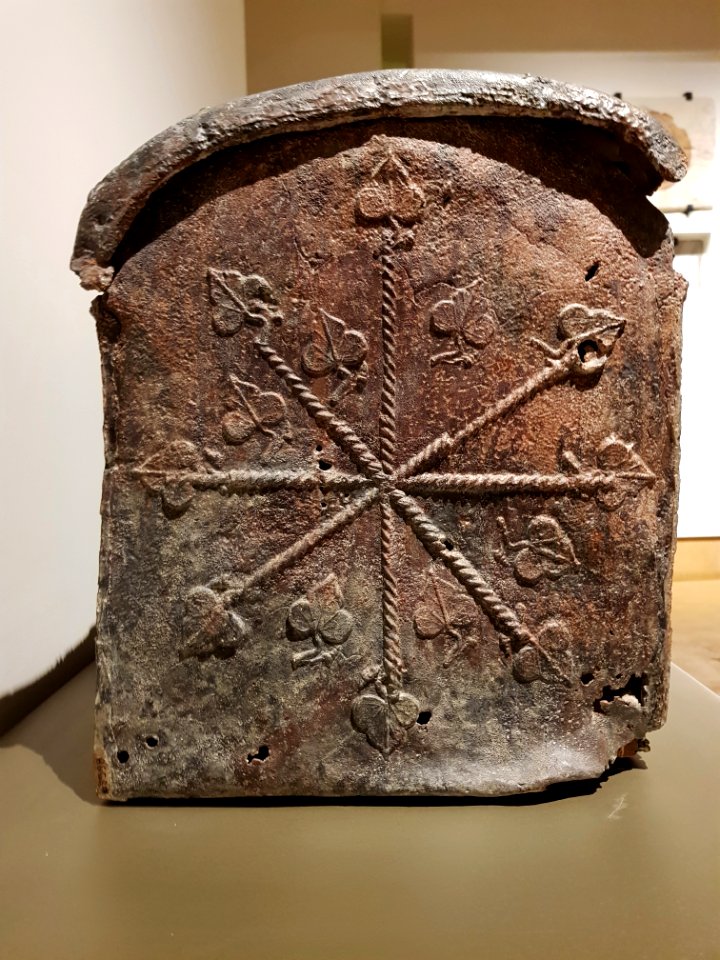 Kindersarg-Pflanzenmotive byzantLibanon Blei Beirut-NatMus 1