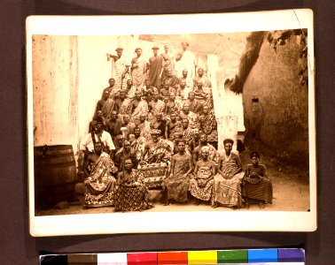 King Kobina of Elmina and members of tribe, Ghana LCCN2010646505