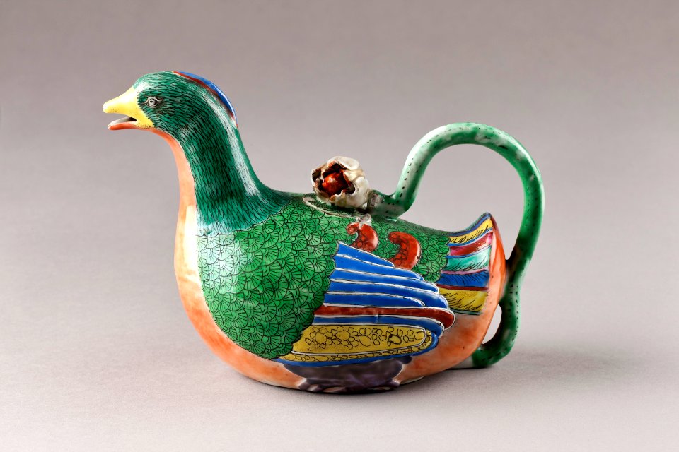 Kinesisk kanna från 1760 cirka i form av anka med handtag som lotusblomma - Hallwylska museet - 95447