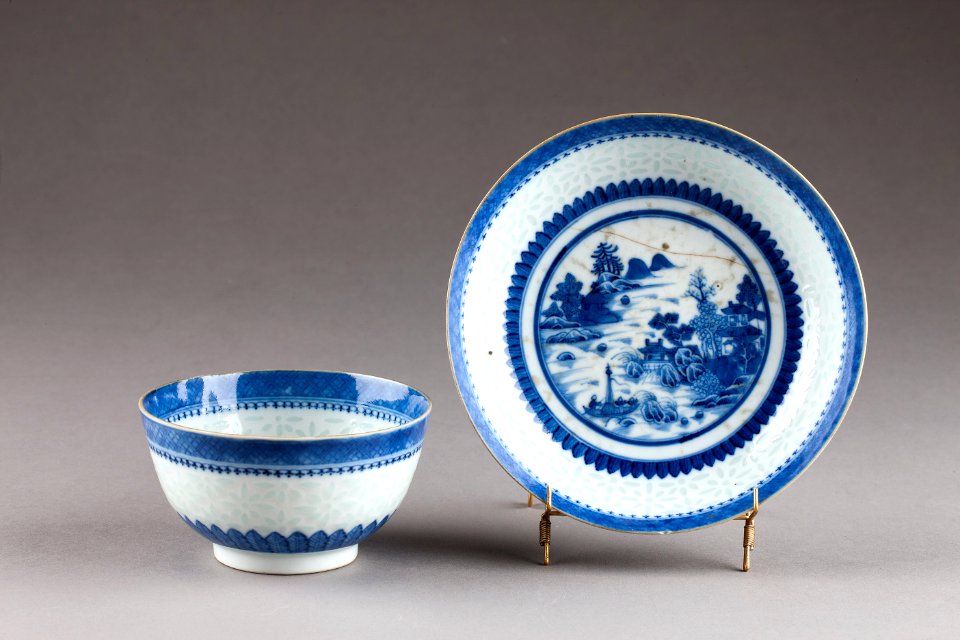 Kinesisk kopp och fat från 1800-talet - Hallwylska museet - 95881