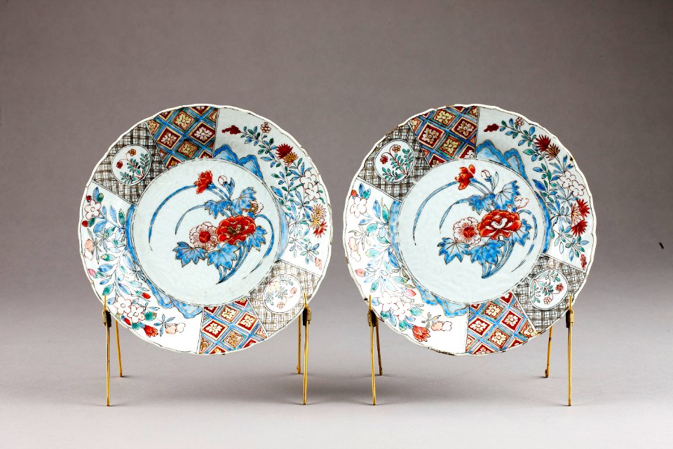 Kinesiska blommiga porslins tallrikar från 1720-40 - Hallwylska museet - 95688